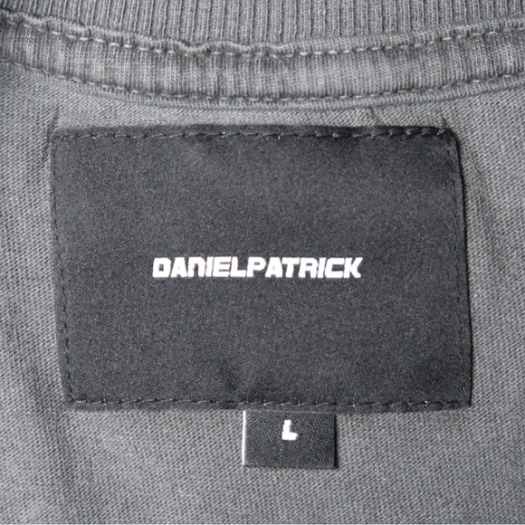 Daniel Patrick Shutter Blade Tee - Picture 5 of 7